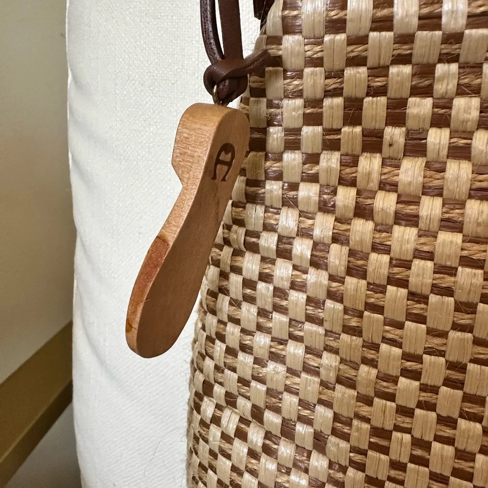 Etienne Aigner Vintage woven straw shoulder bag purse 2 Tone Beige Brown NWT - Picture 3 of 7